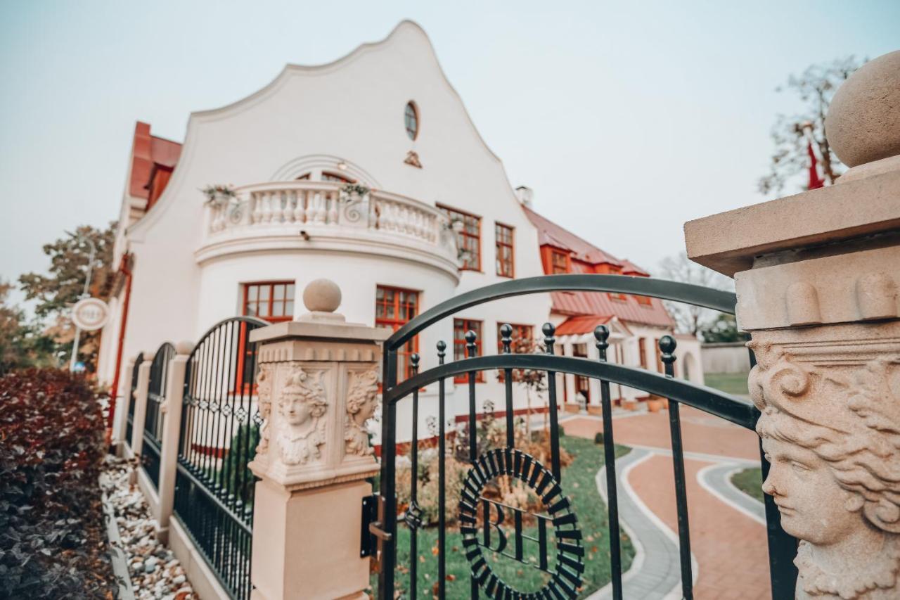 Bahnhofs Hotel Alūksne Esterno foto